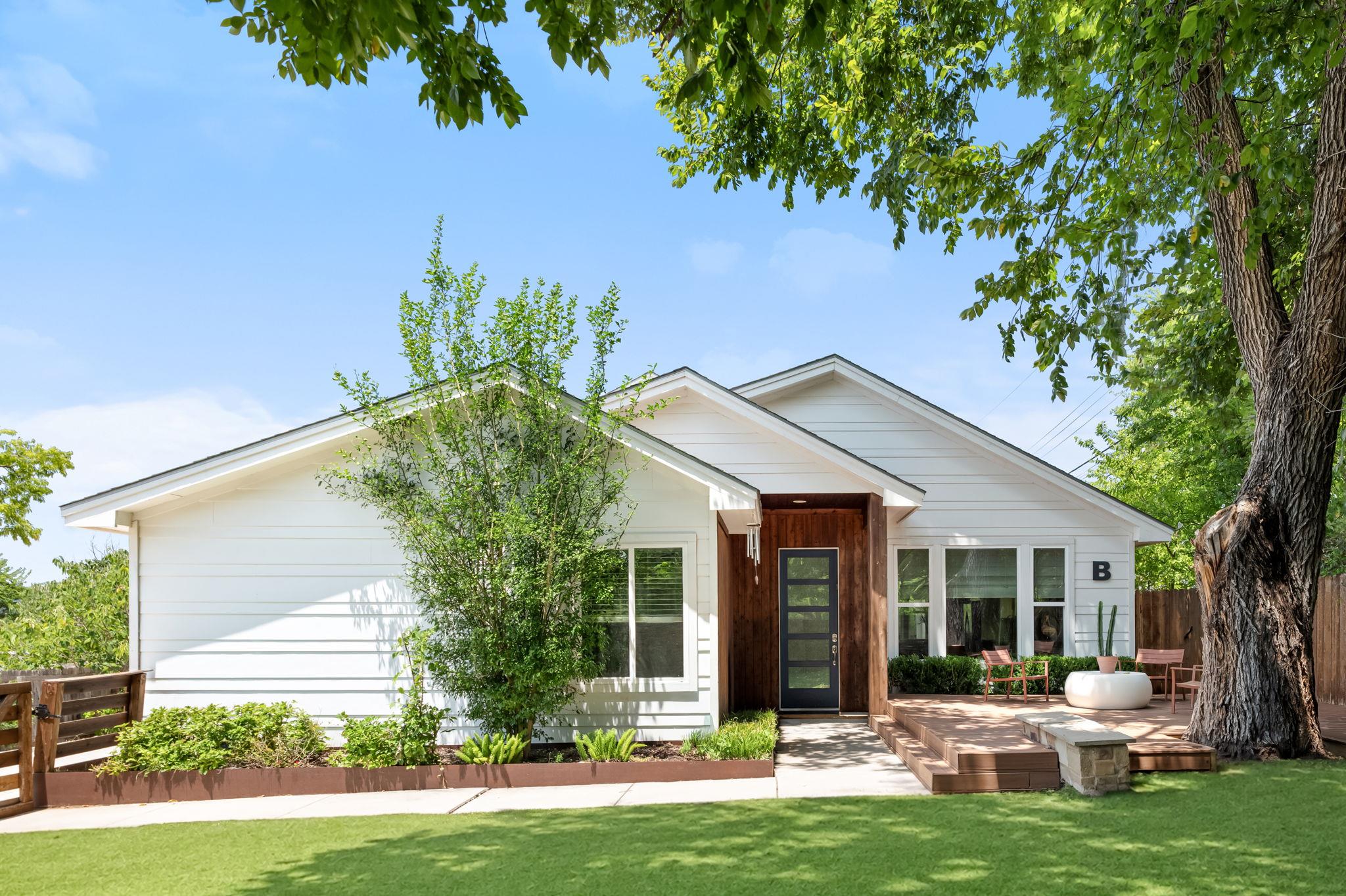 1902 Webberville, Austin, TX 78721 — photo 1