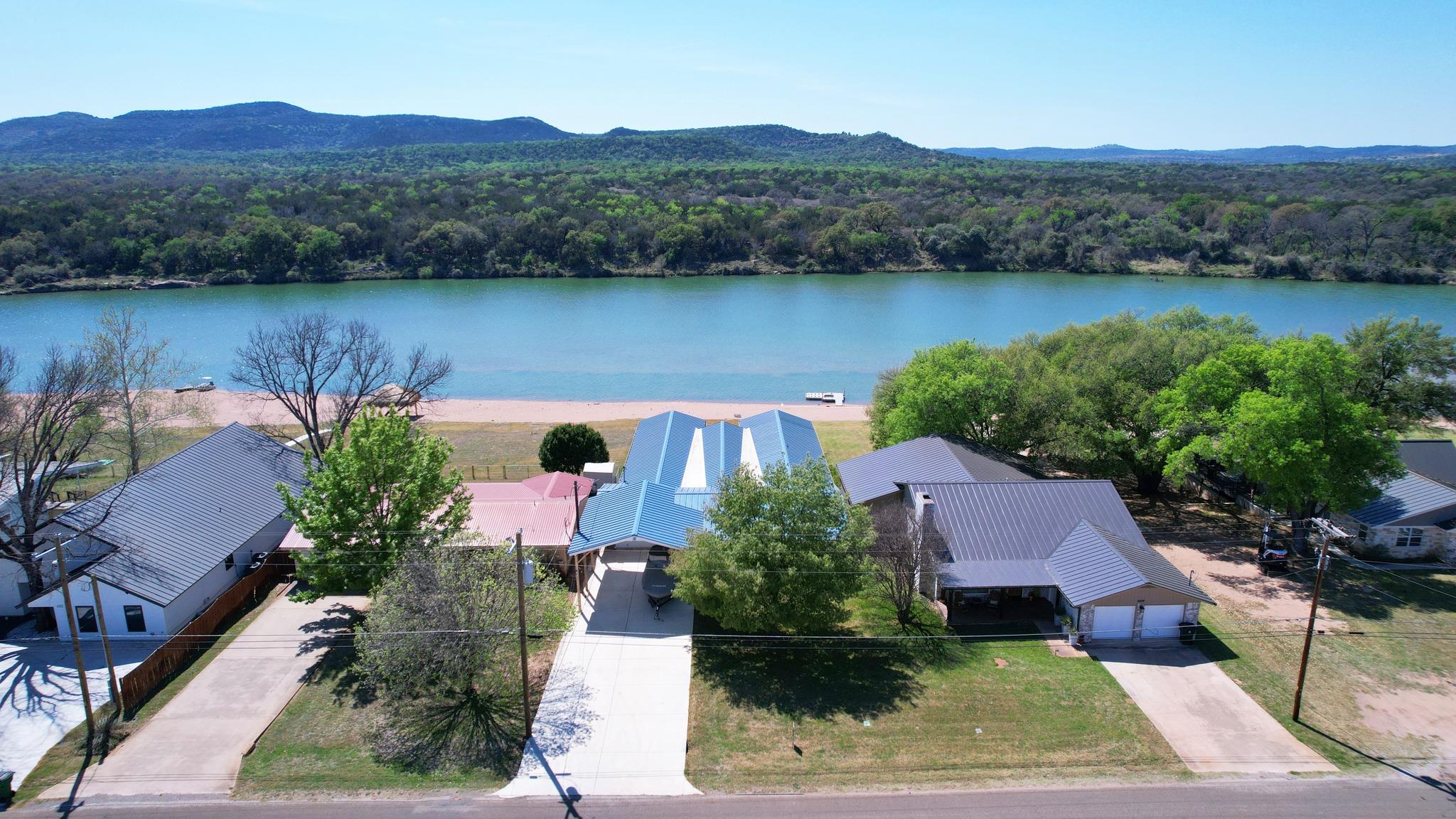 4690 River Oaks, Kingsland, TX 78639 — photo 1