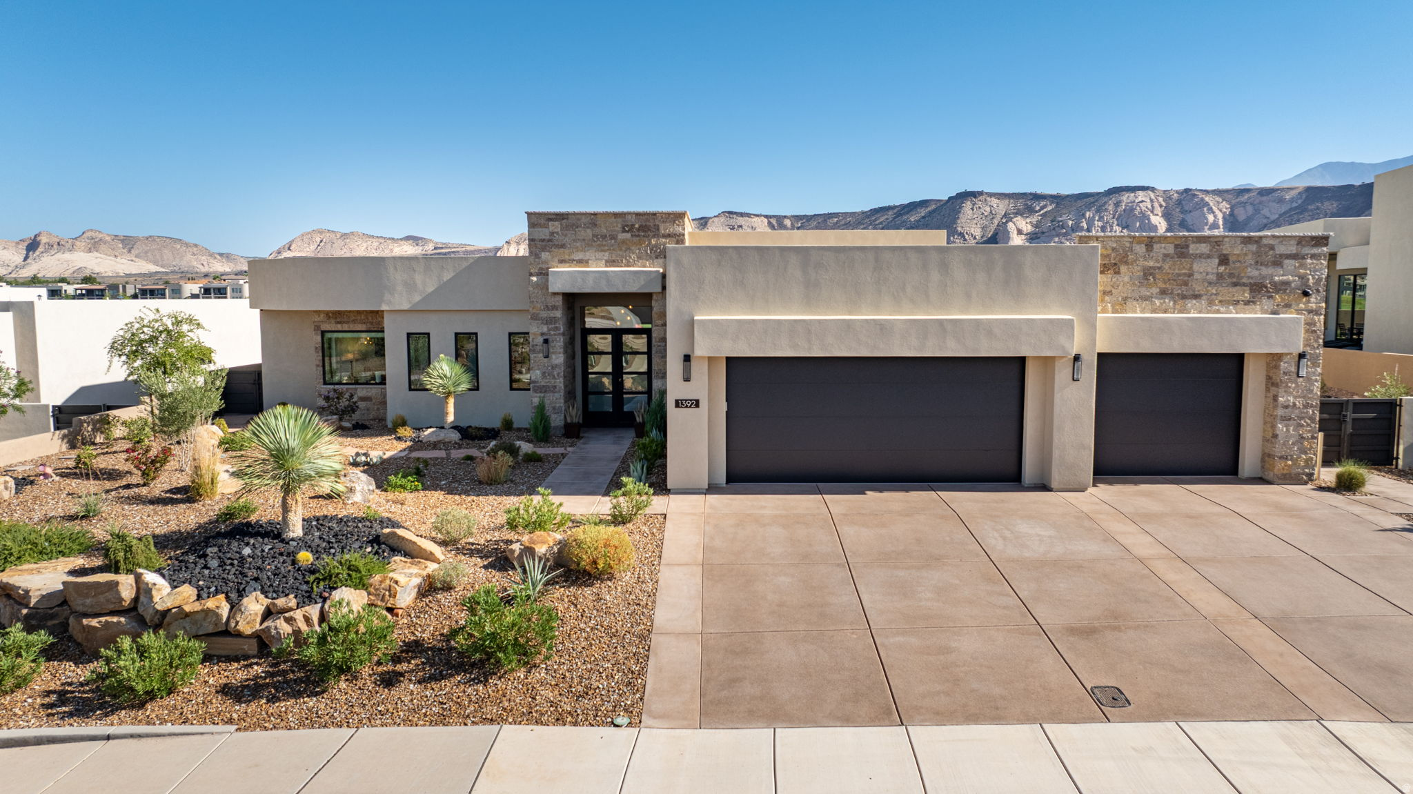 1392 W CANYON TREE DR, St. George, UT 84770 — photo 1