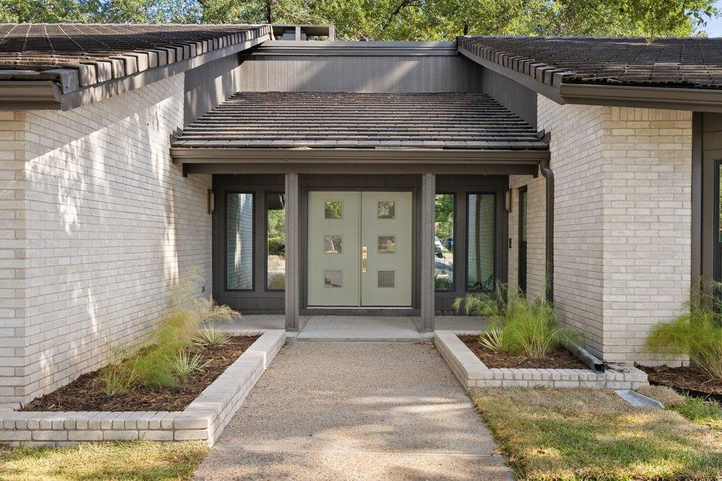 10707 Pinehurst, Austin, TX 78747 — photo 1