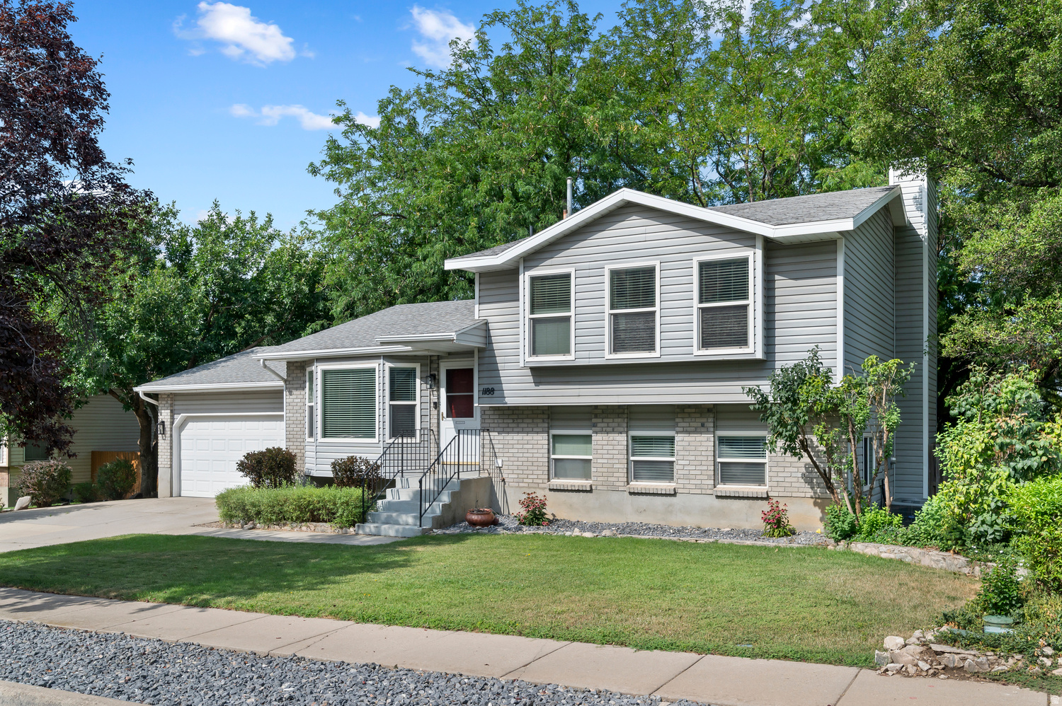 1188 CANNON DR, Farmington, UT 84025 — photo 1