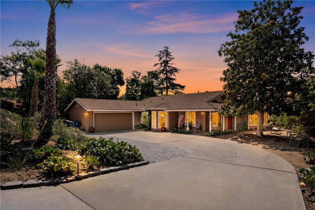 720 Carnation Lane, Fallbrook, CA 92028 — photo 1