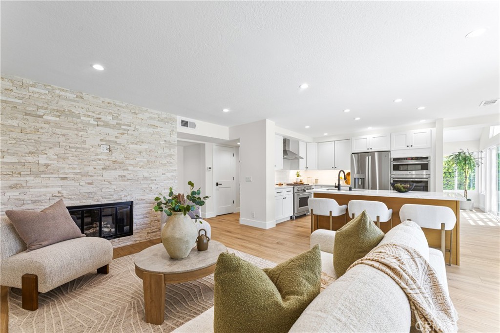 8 Del Rey 17, Irvine, CA 92612 — photo 1