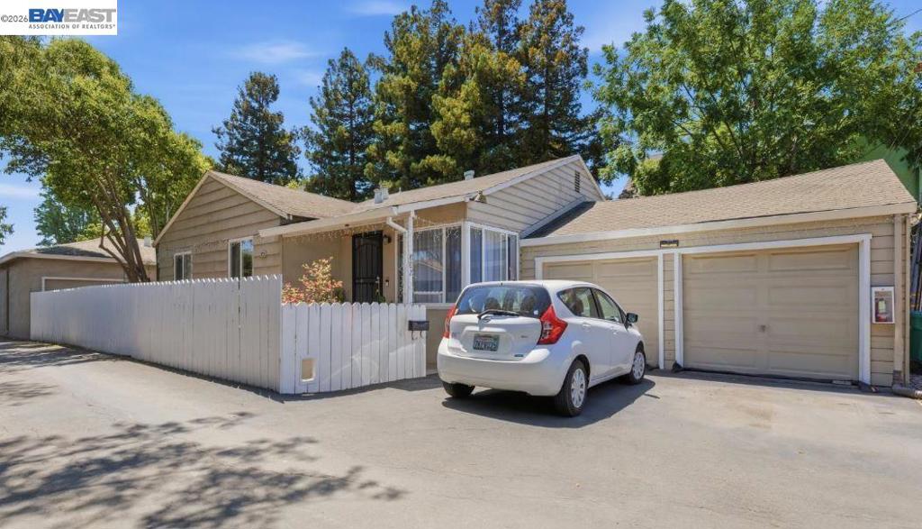 882 W Tennyson Rd, Hayward, CA 94544 — photo 1