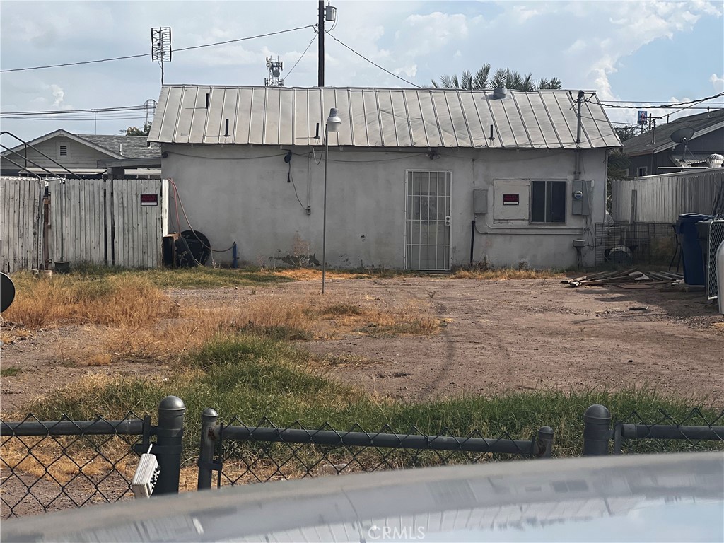 119 Walnut, Needles, CA 92363 — photo 1