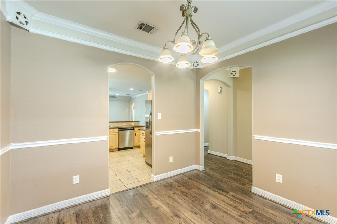1302 Wall, Belton, TX 76513 — photo 1