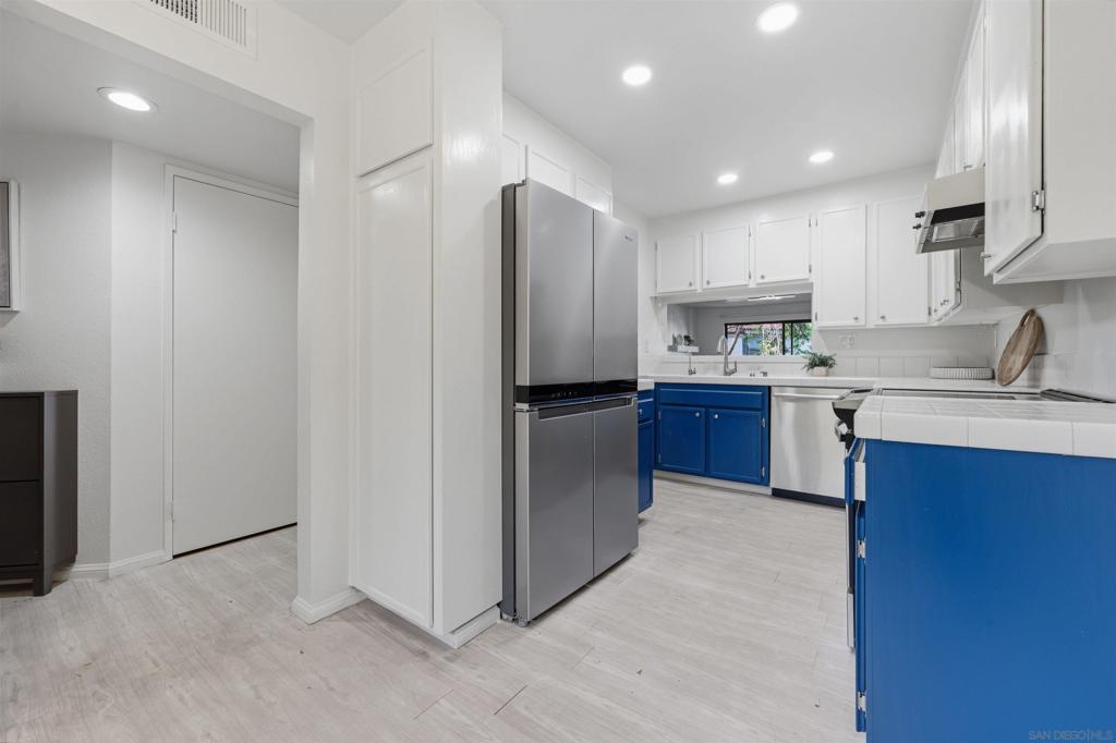 7245 Navajo D250, San Diego, CA 92119 — photo 1