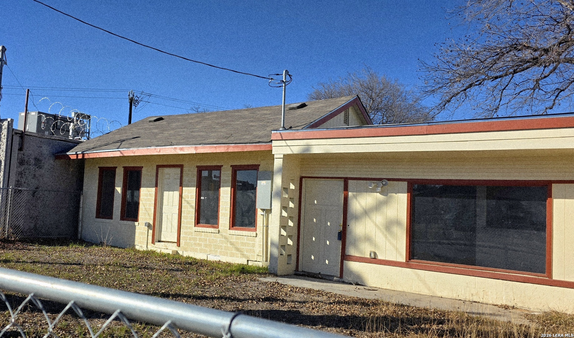 1211 Gladstone, San Antonio, TX 78225 — photo 1