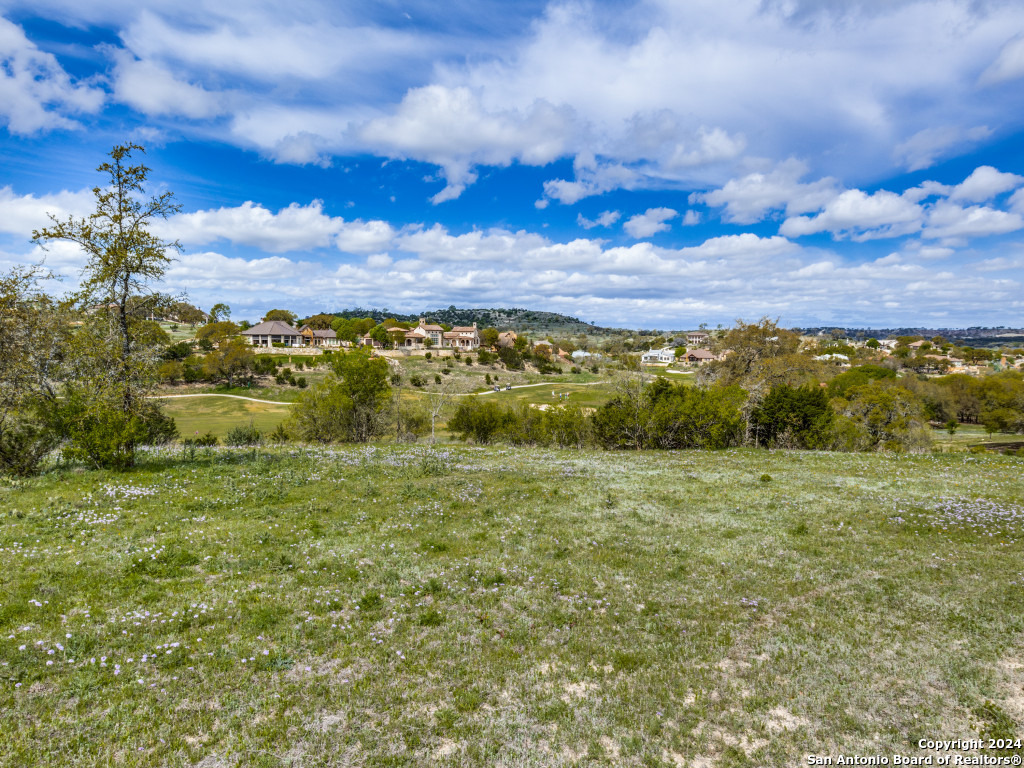 3512 comanche trace, , 78028 — photo 1