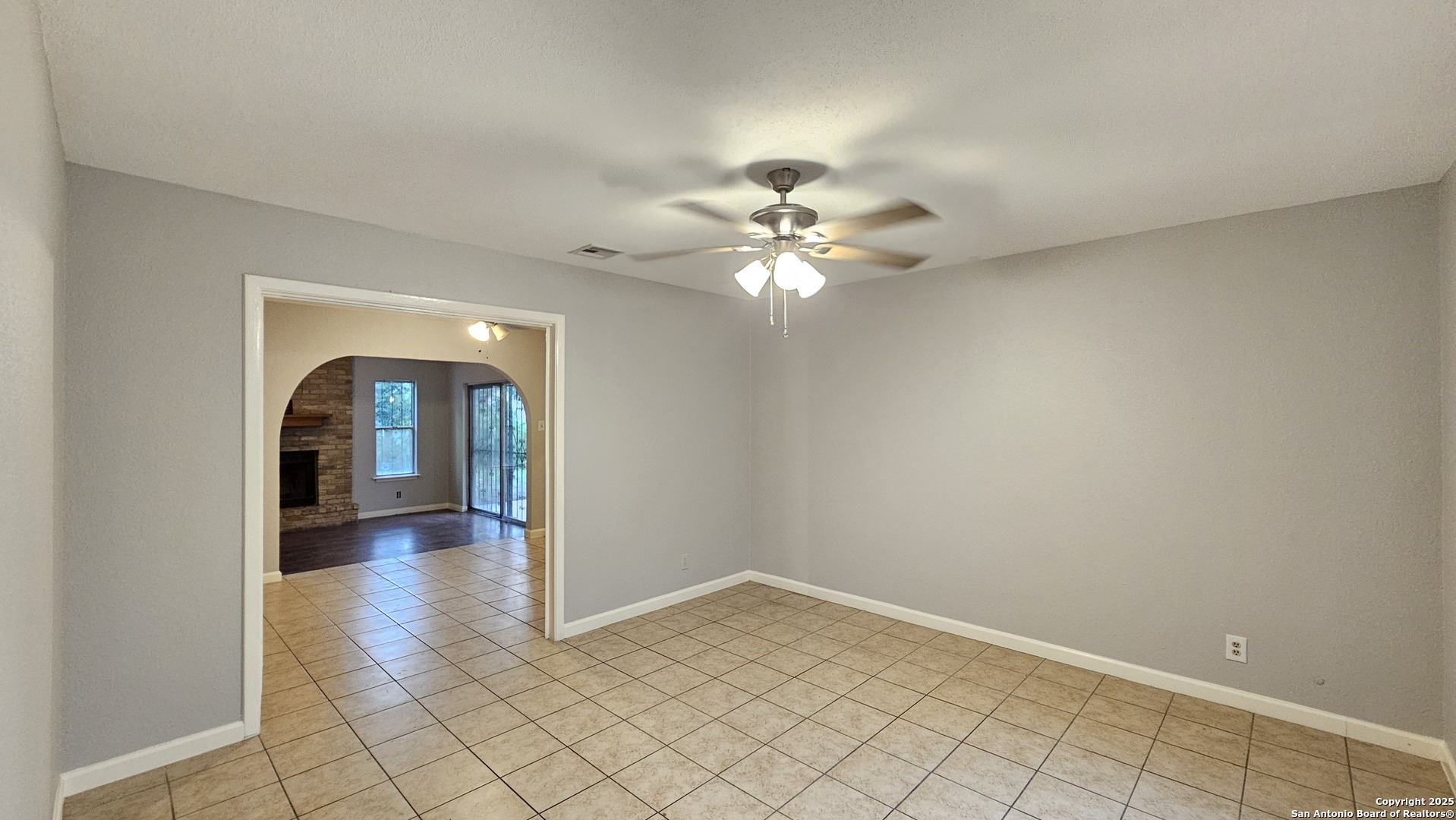911 Spring Park, ,  78227 — photo 1