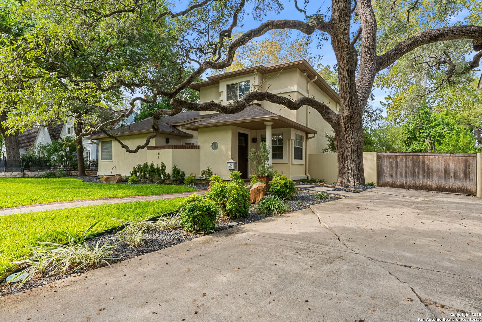 141 hollywood, San Antonio, TX 78212 — photo 1