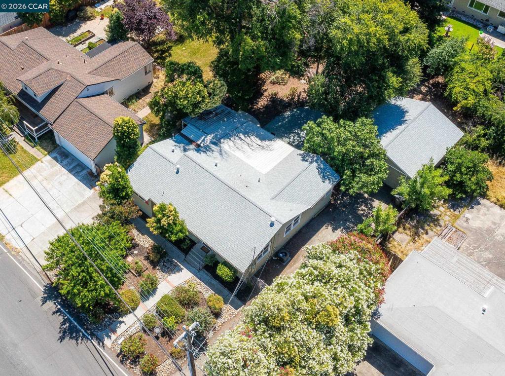 2072 Chalomar Rd, Concord, CA 94518 — photo 1