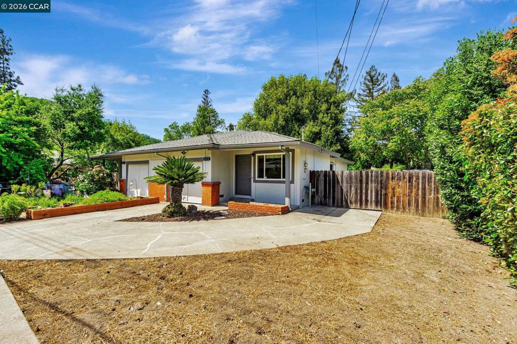 141 143 Gilbert Ct, Martinez, CA 94553 — photo 1