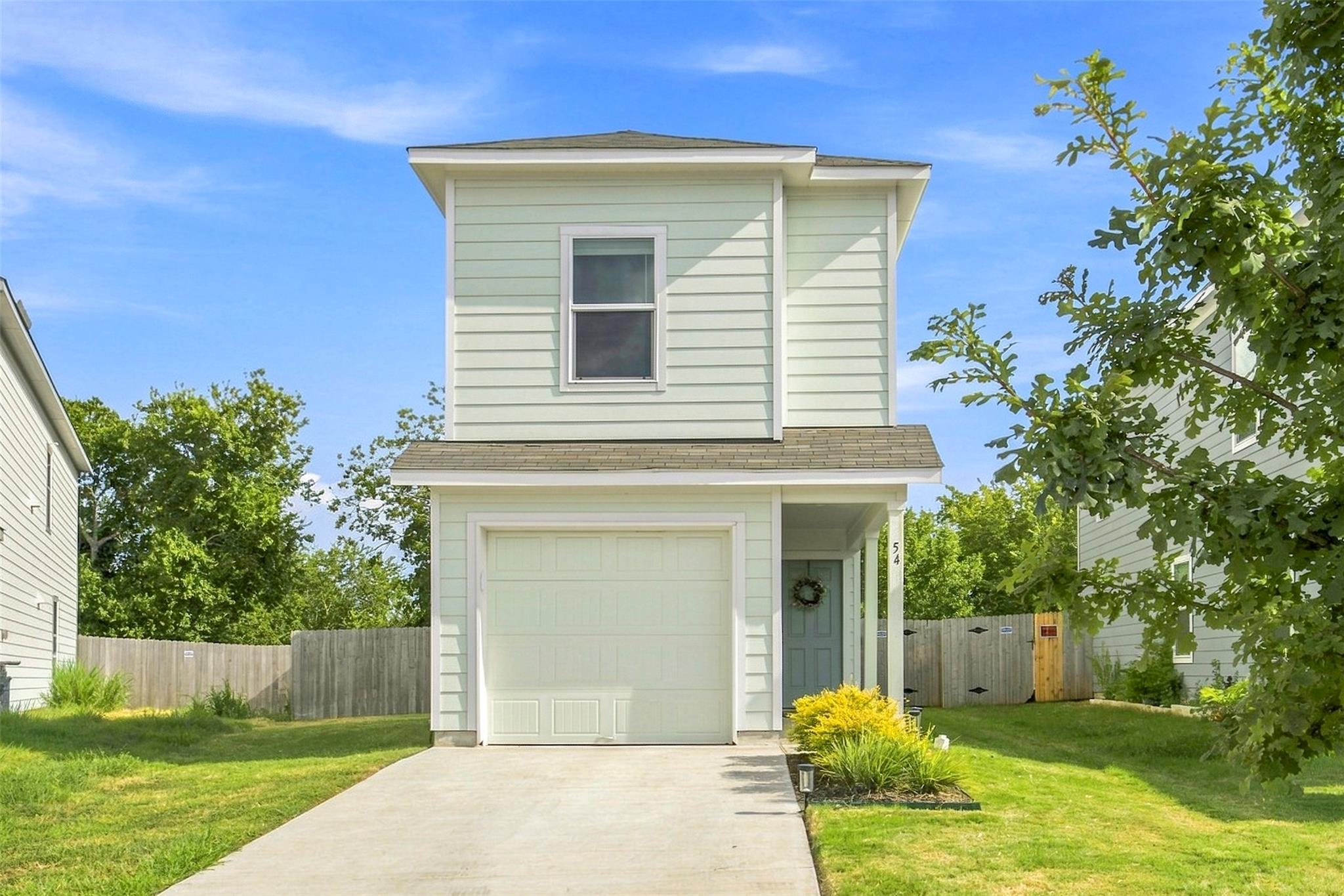 54 Trinity, Lockhart, TX 78644 — photo 1