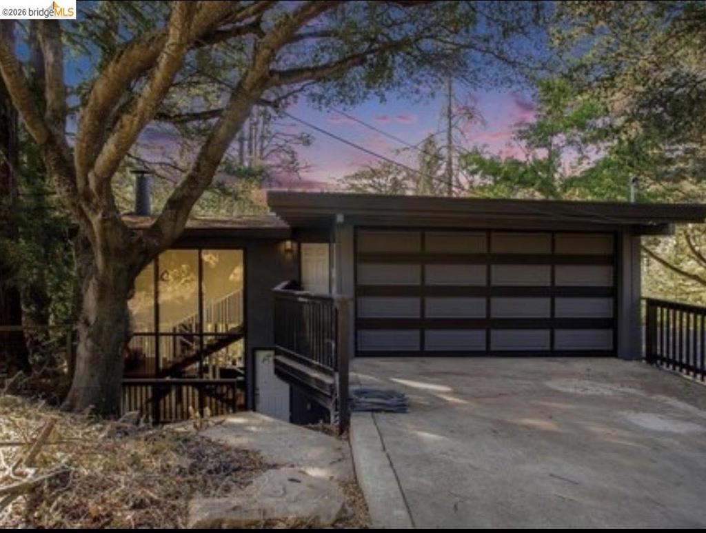 6855 Gunn DR, Oakland, CA 94611 — photo 1