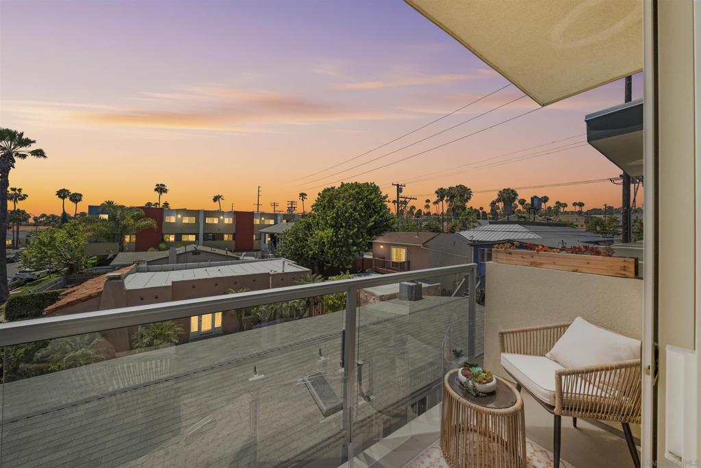 1952 Hornblend 6, San Diego, CA 92109 — photo 1