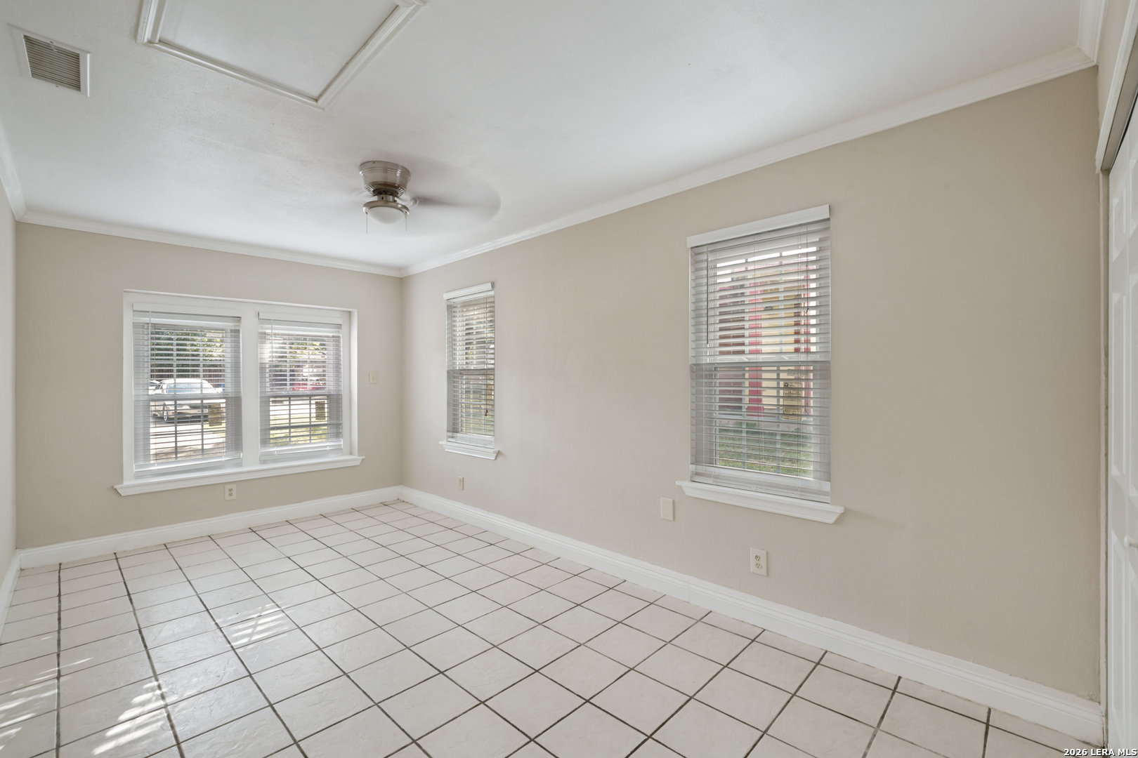 5911 HIDDEN IRON CIR, , 78250 — photo 1