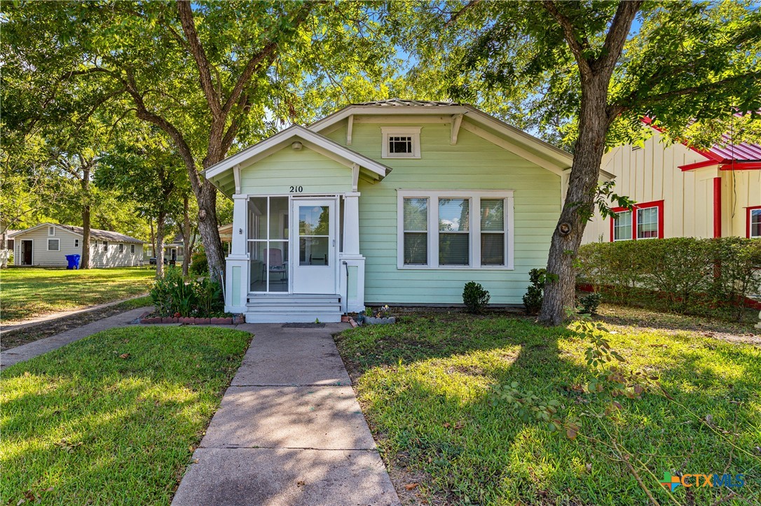 210 Pecan Street, Yoakum, TX 77995 — photo 1