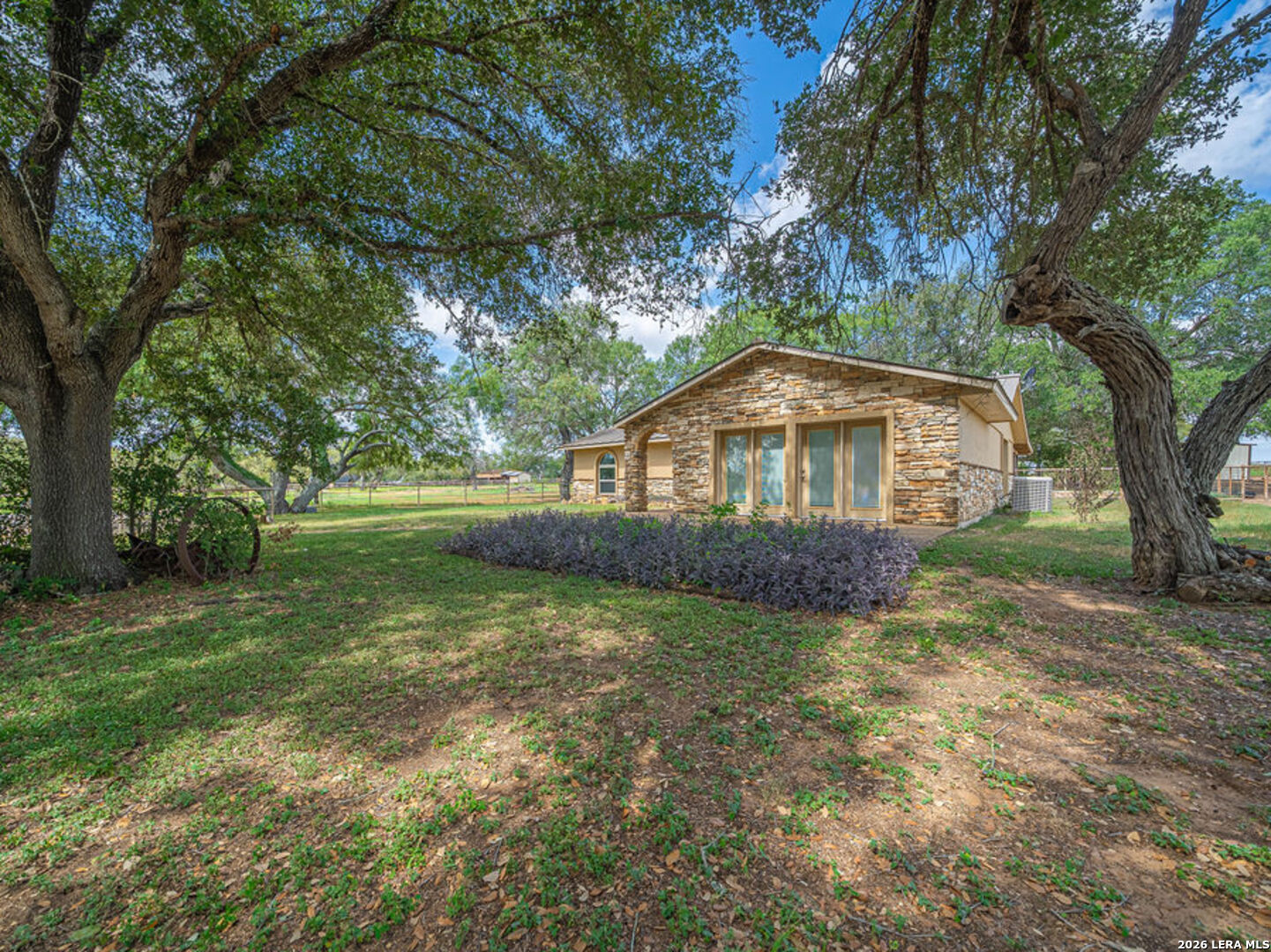 1935 E Fm 1518, St Hedwig, TX 78152 — photo 1