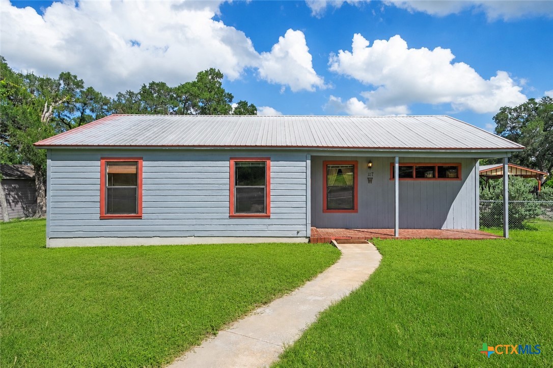 107 W Holland Street, San Marcos, TX 78666 — photo 1