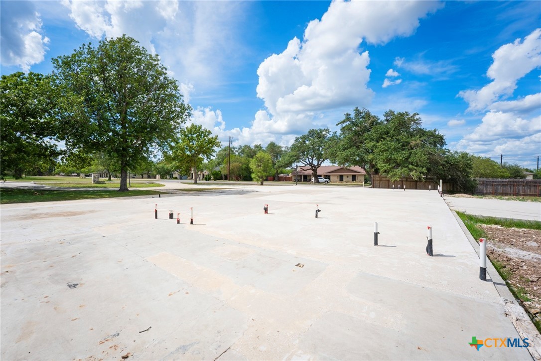 102 Pecan, Mountain City, TX 78610 — photo 1