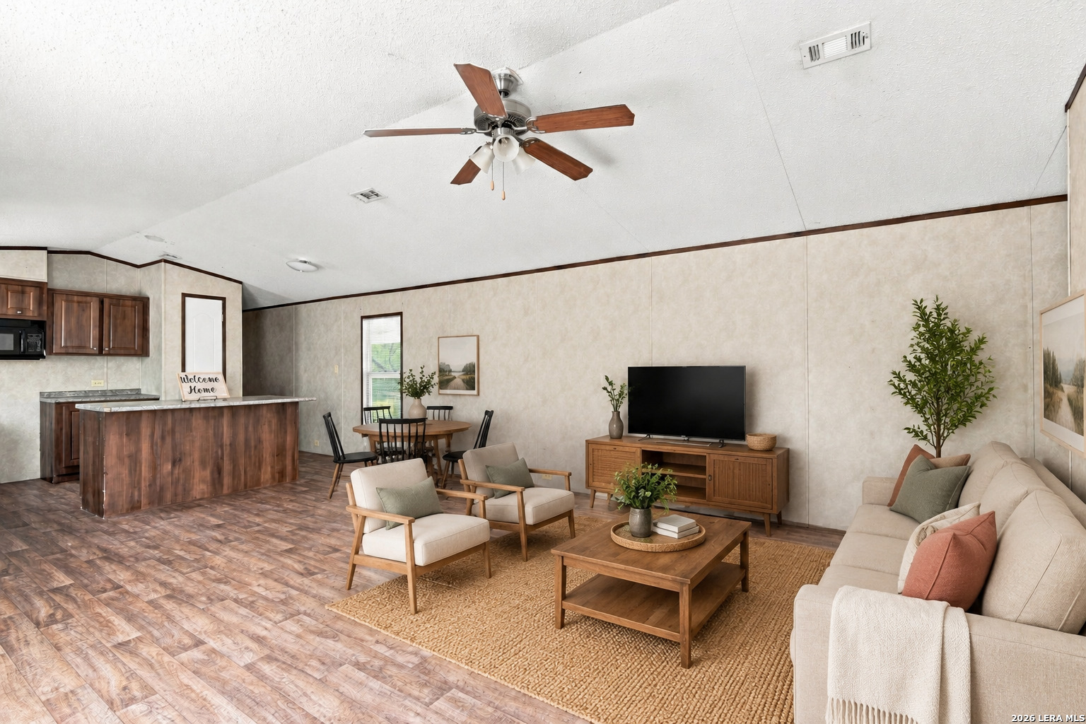 138 County Road 2666, Devine, TX 78016 — photo 1