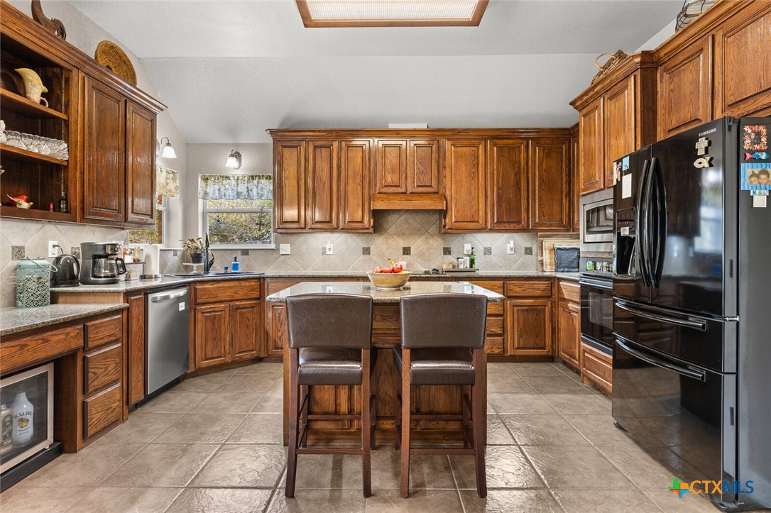 3204 Loving, Belton, TX 76513 — photo 1