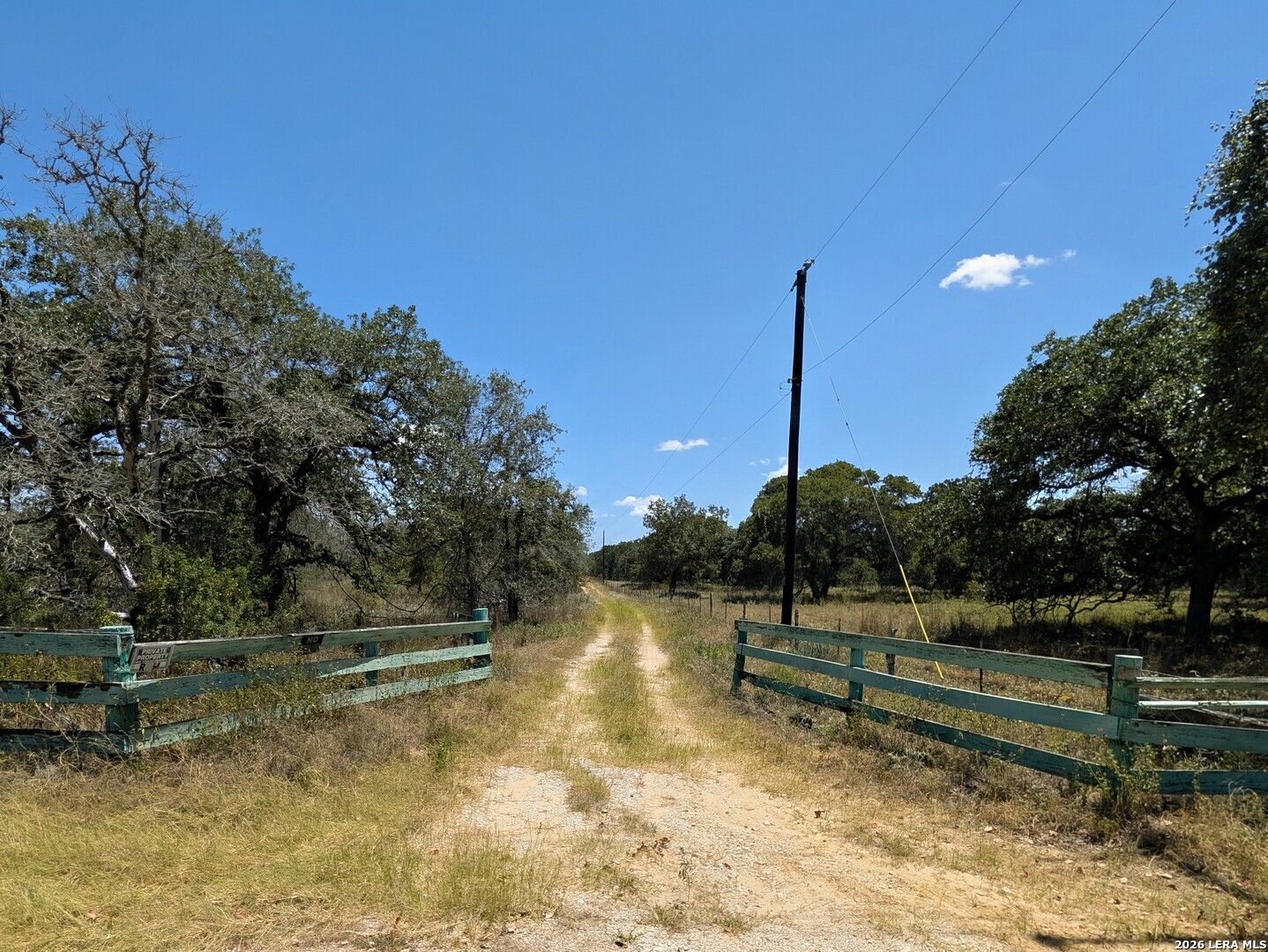 2404 County Road 320, Floresville, TX 78114 — photo 1