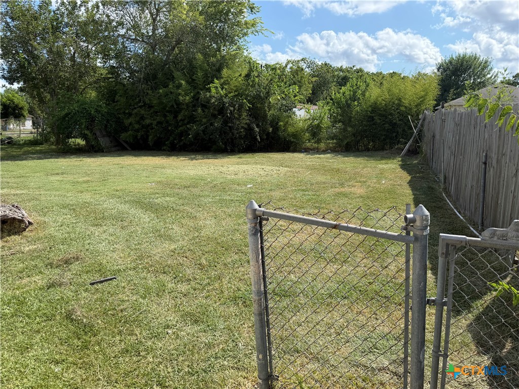 Lot 4 S Virginia, Port Lavaca, TX 77979 — photo 1