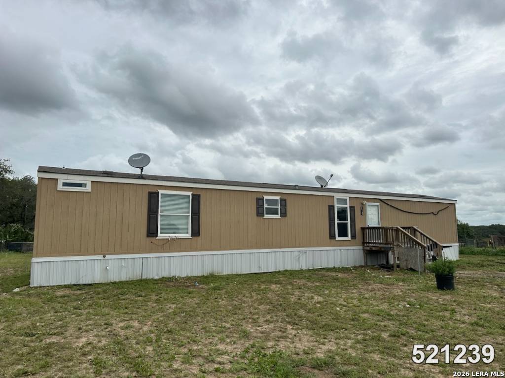 116 Sandy Ridge Dr, Poteet, TX 78065 — photo 1