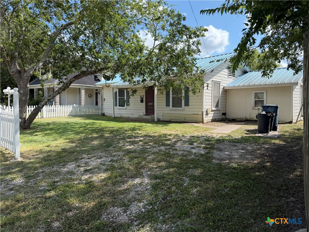 415 S Virginia Street, Port Lavaca, TX 77979 — photo 1