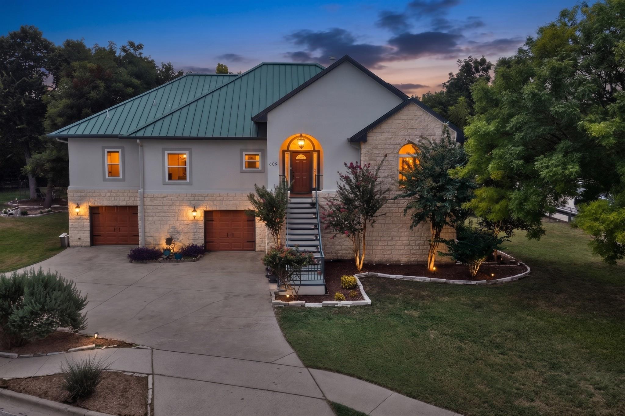 609 S LAKE CREEK, Round Rock, TX 78681 — photo 1