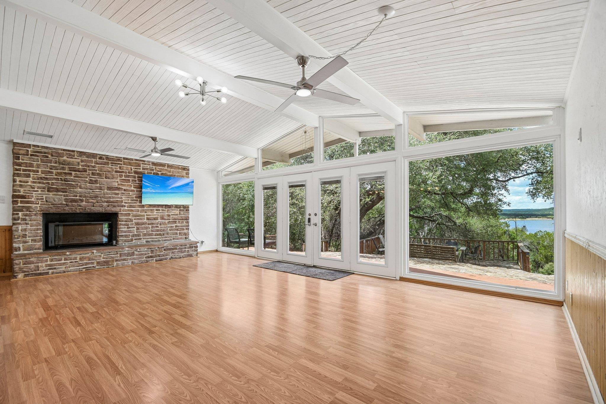 21103 Dawn Dr, Lago Vista, TX 78645 — photo 1
