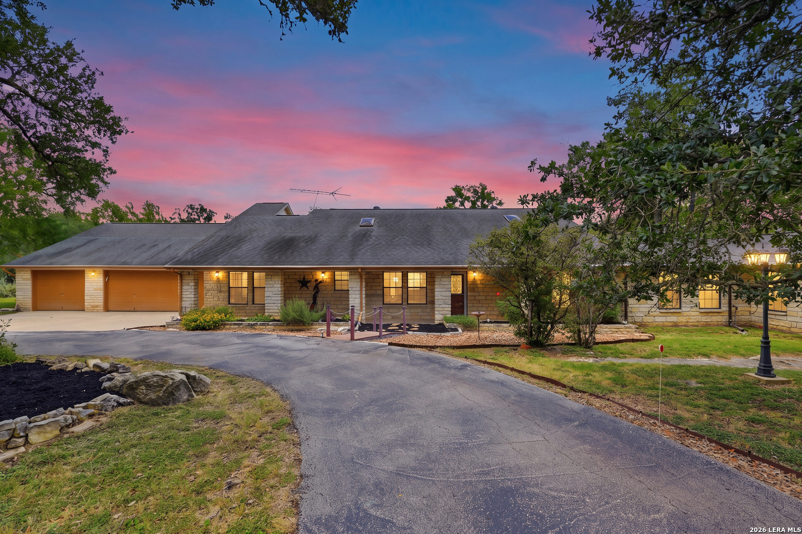 160 Creekwood Ct, , 78070 — photo 1