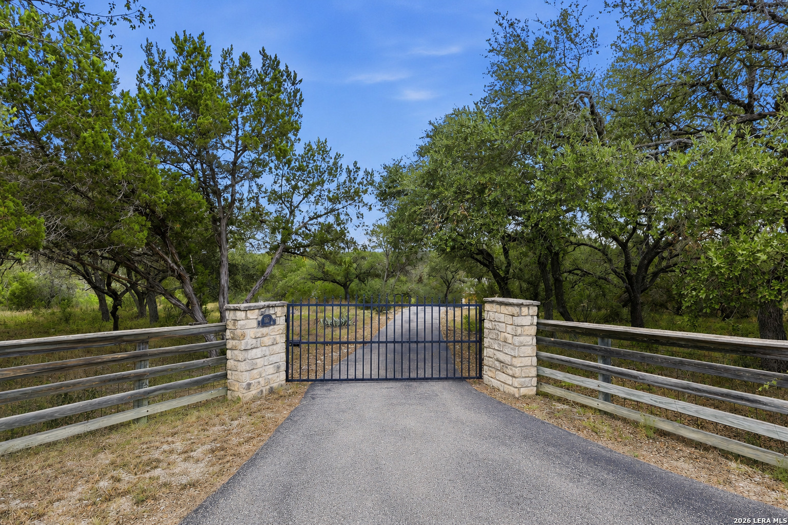 160 Creekwood Ct, Spring Branch, TX 78070 — photo 1