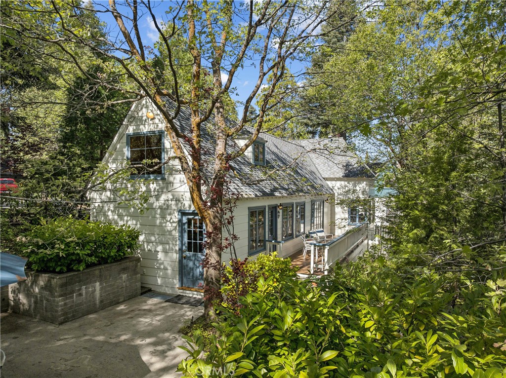 373 John Muir, Lake Arrowhead, CA 92352 — photo 1