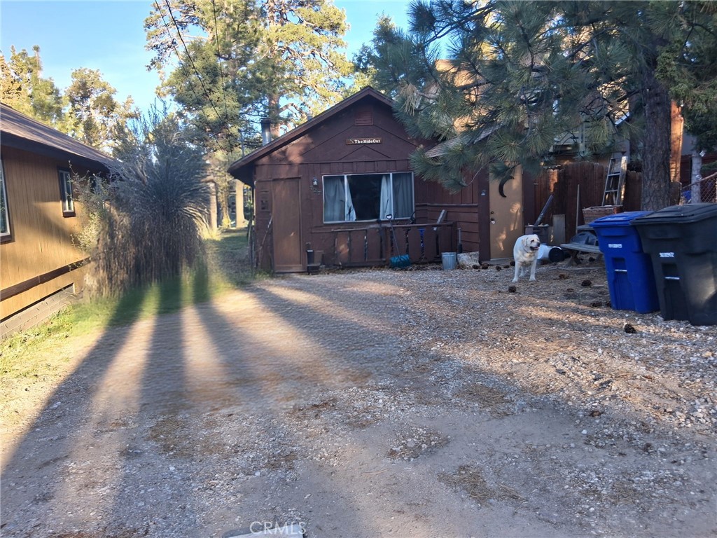 727 Holmes, Sugarloaf, CA 92386 — photo 1