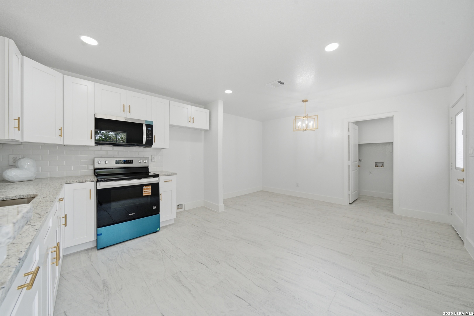 1096 DEER VALLEY PASS, ,  78070 — photo 1