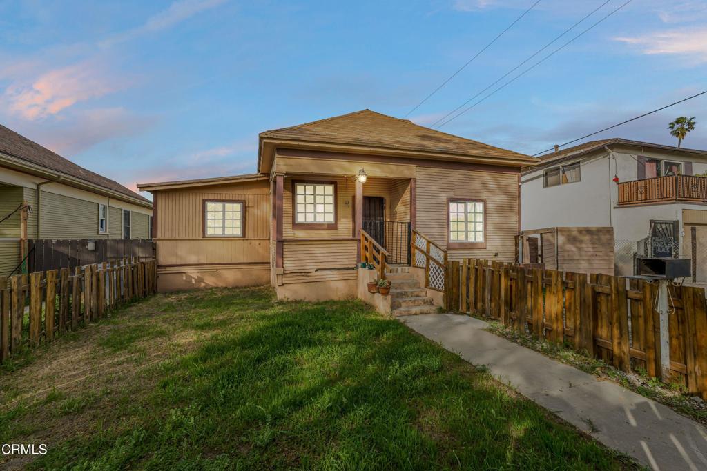 425 W 1st Street, Oxnard, CA 93030 — photo 1