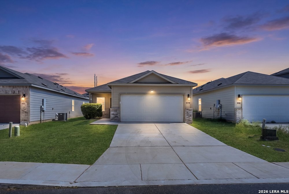 450 Pleasanton Spring, San Antonio, TX 78221 — photo 1