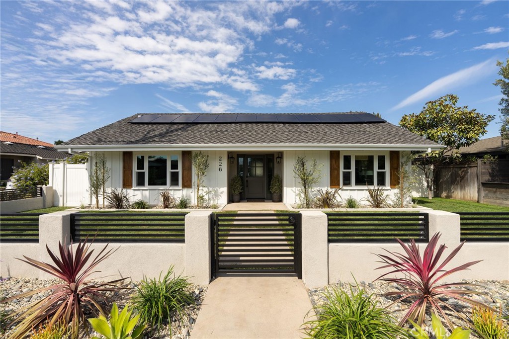 226 Santa Isabel Ave, Costa Mesa, CA 92627 — photo 1
