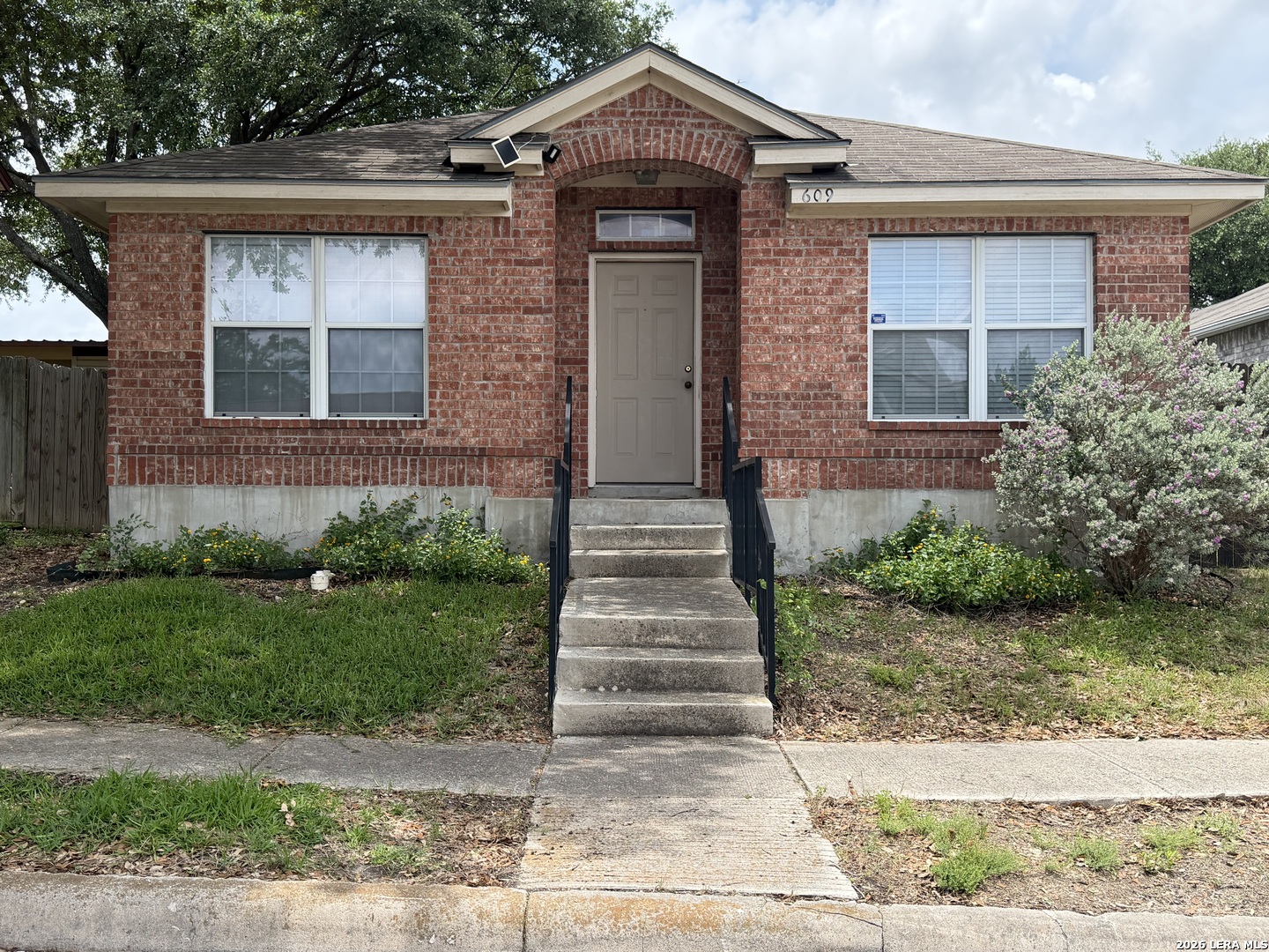 609 MEADOW ARBOR LN, , 78148 — photo 1