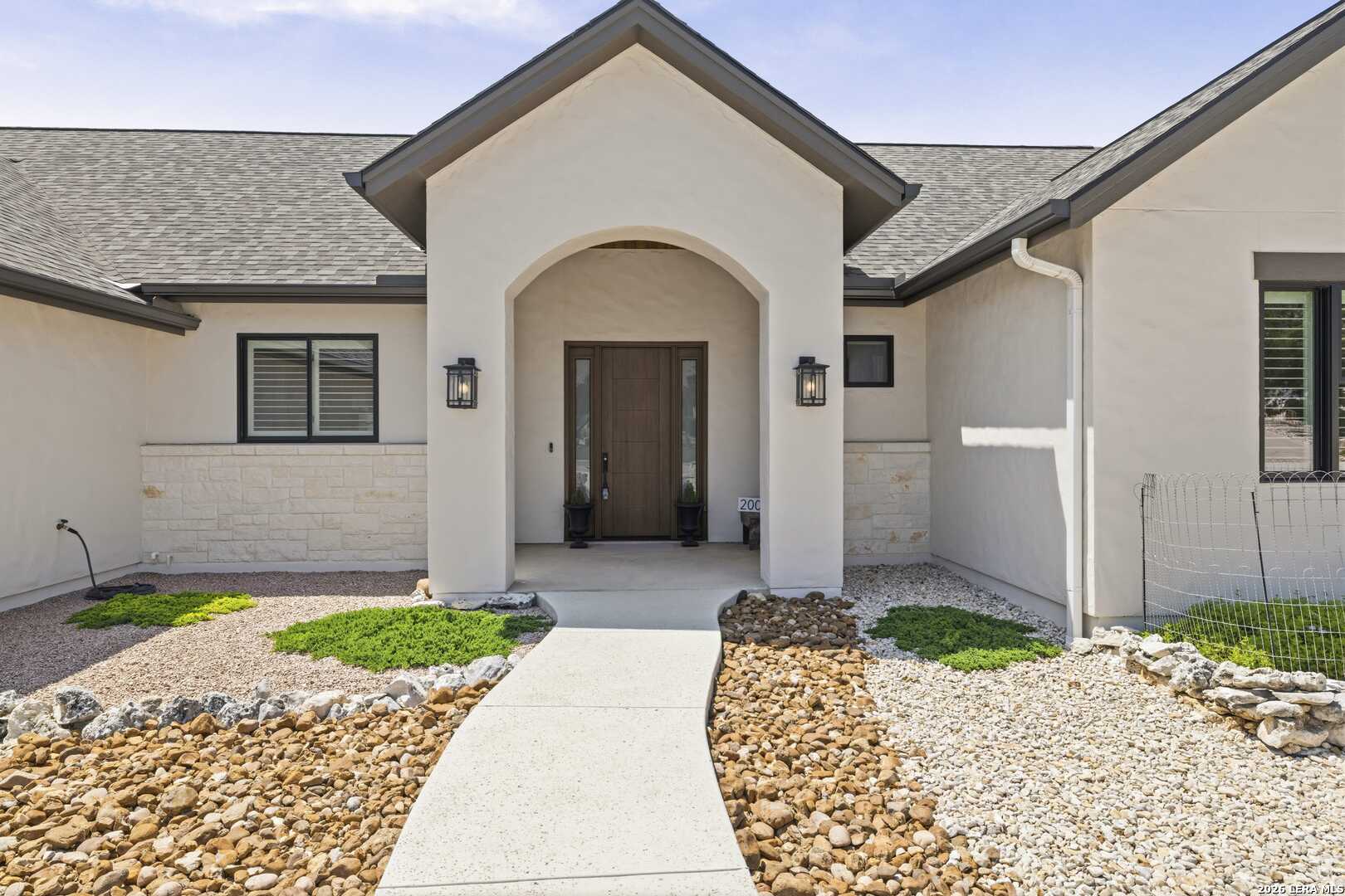 2004 Crown View Dr, Kerrville, TX 78028 — photo 1