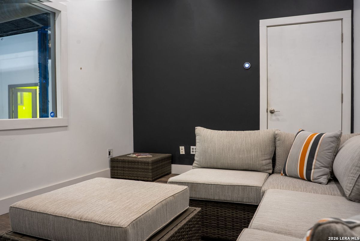 110 Eds Way, ,  78028 — photo 1