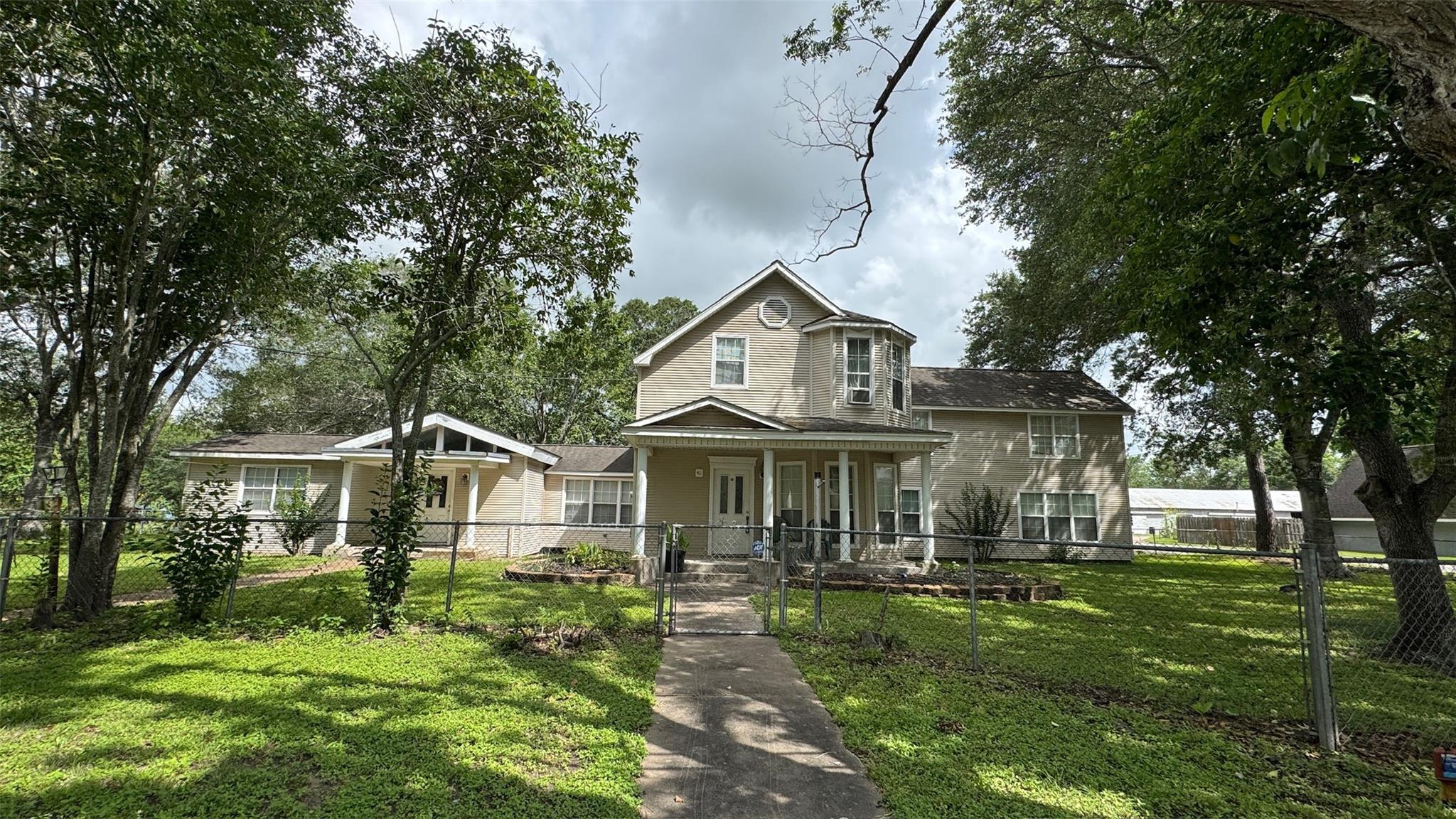 411 Church, El Campo, TX 77437 — photo 1
