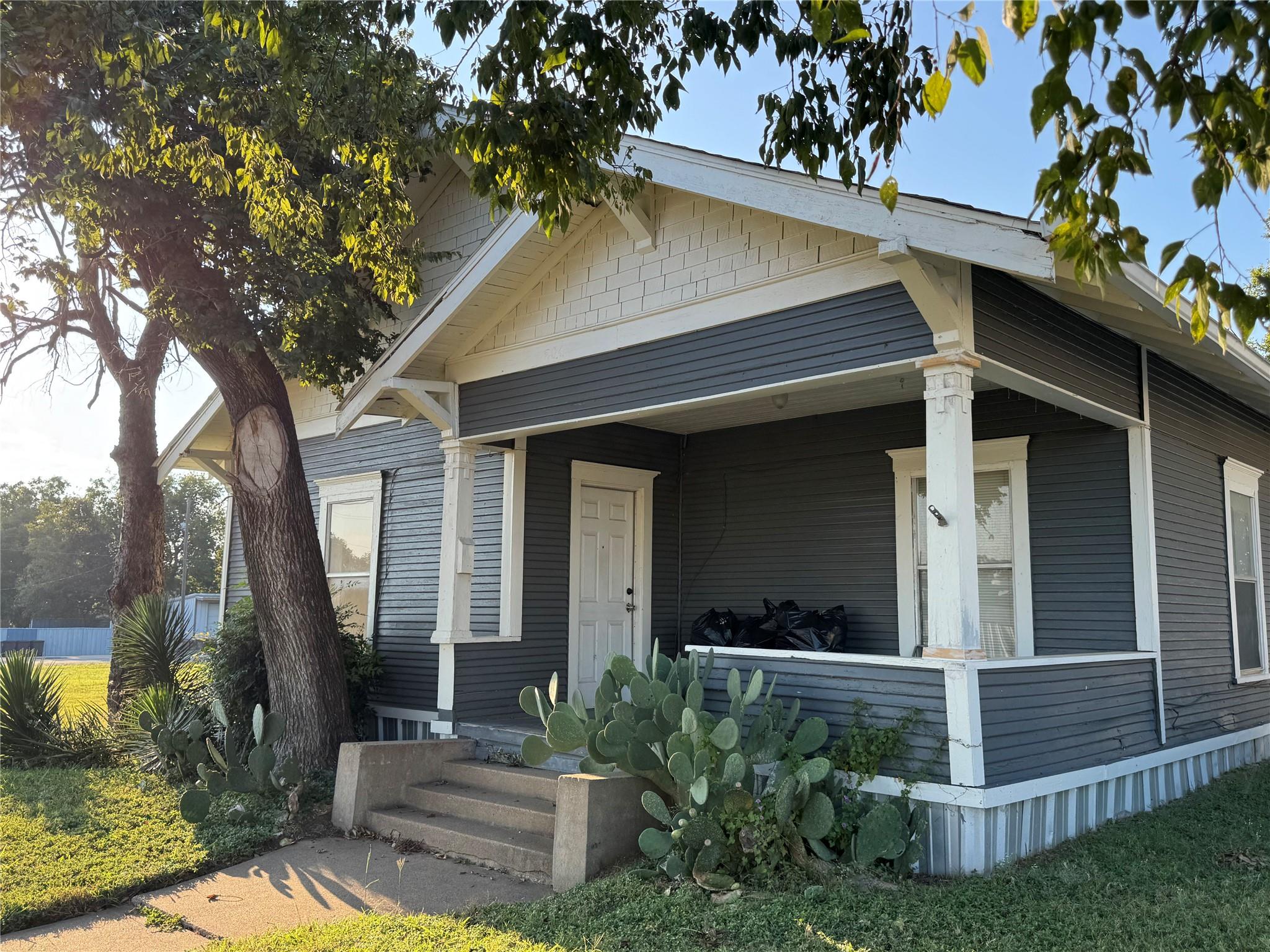 204 Westhill, Cleburne, TX 76033 — photo 1