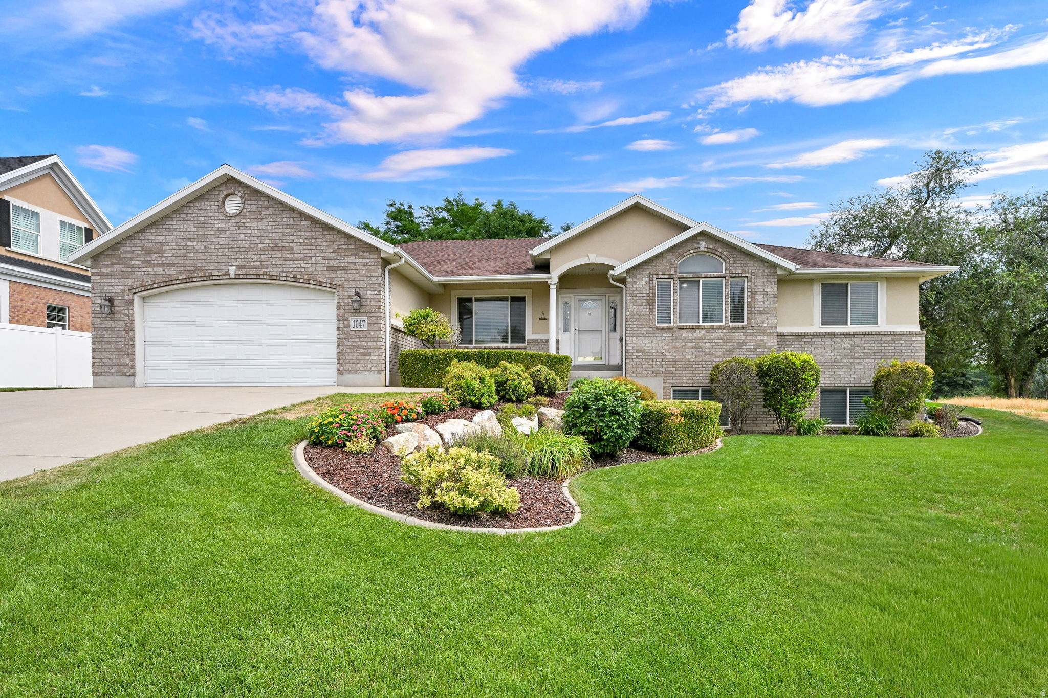 1047 S 750 E, Kaysville, UT 84037 — photo 1