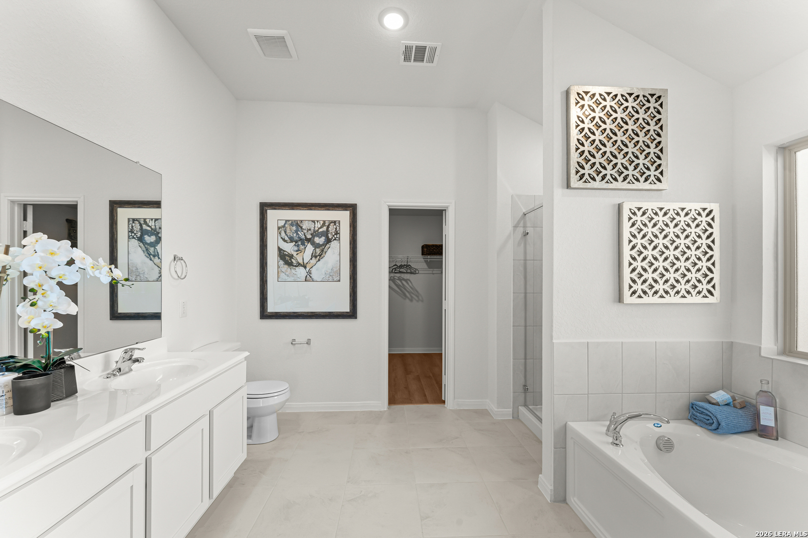 1008 Eagle Crossing, ,  78155 — photo 1
