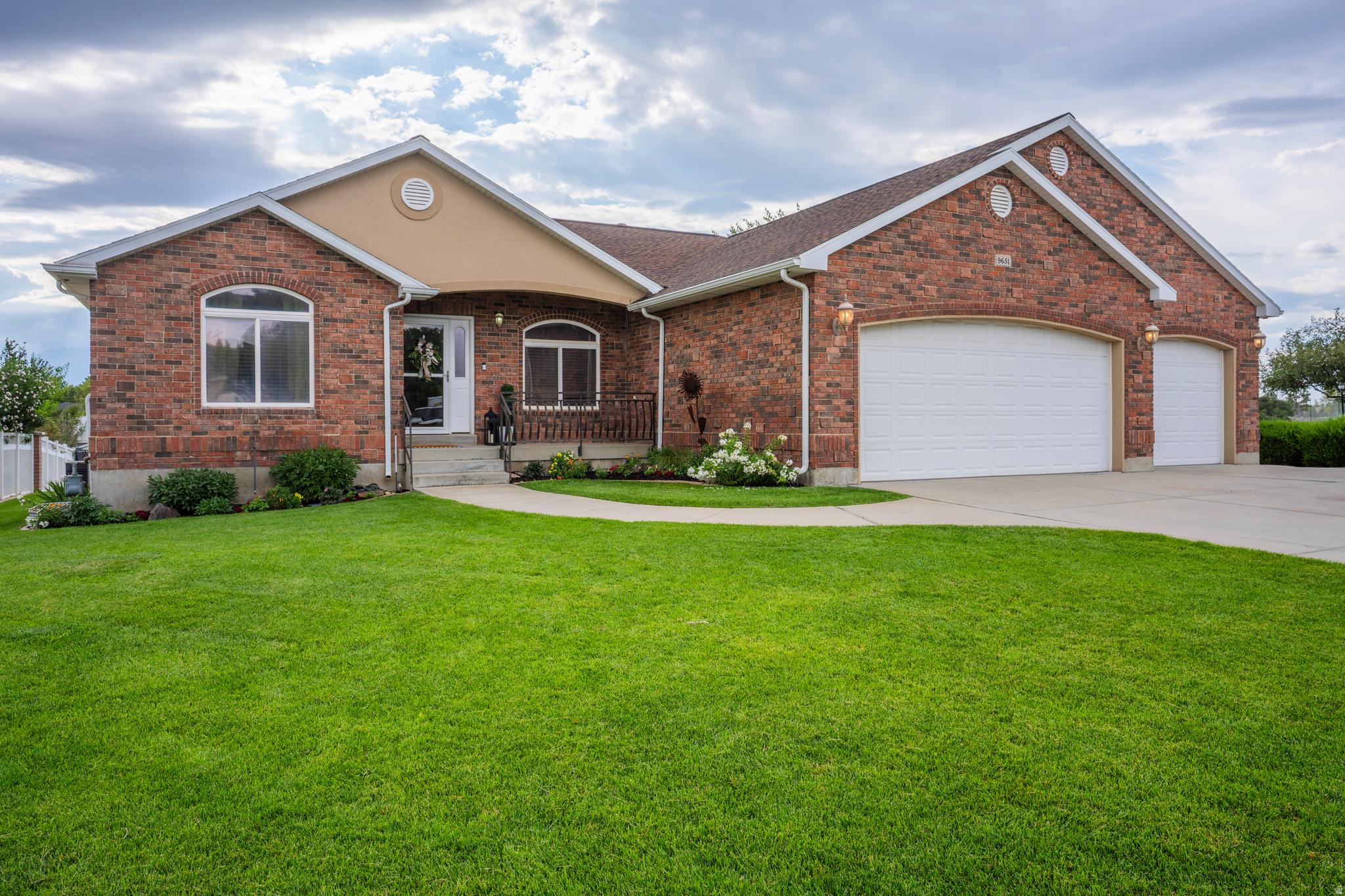 9651 S WOOD VISTA CIR, South Jordan, UT 84009 — photo 1