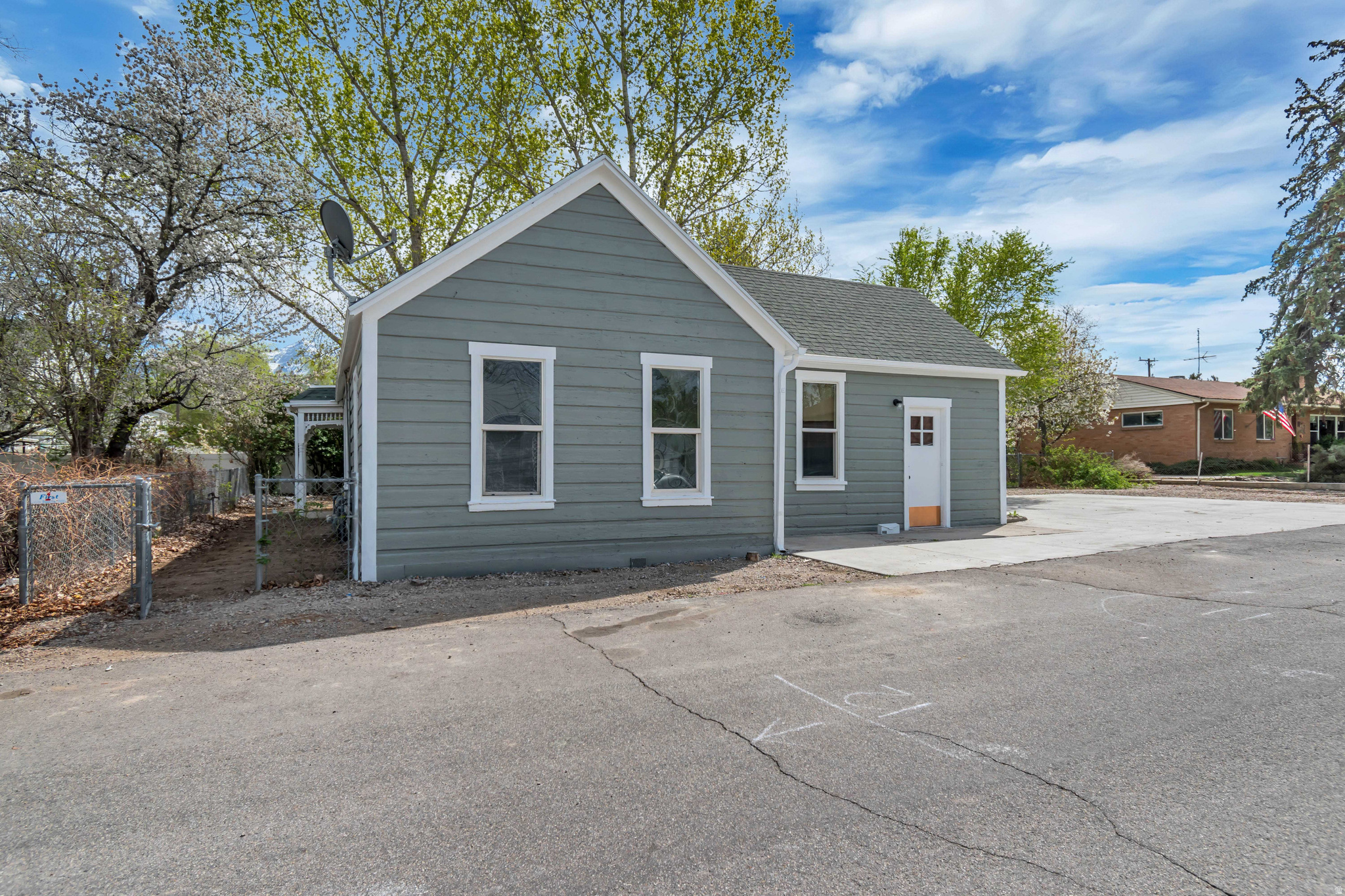 8831 S 400 E, Sandy, UT 84070 — photo 1